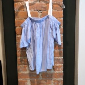 Off the shoulder top fits like a large